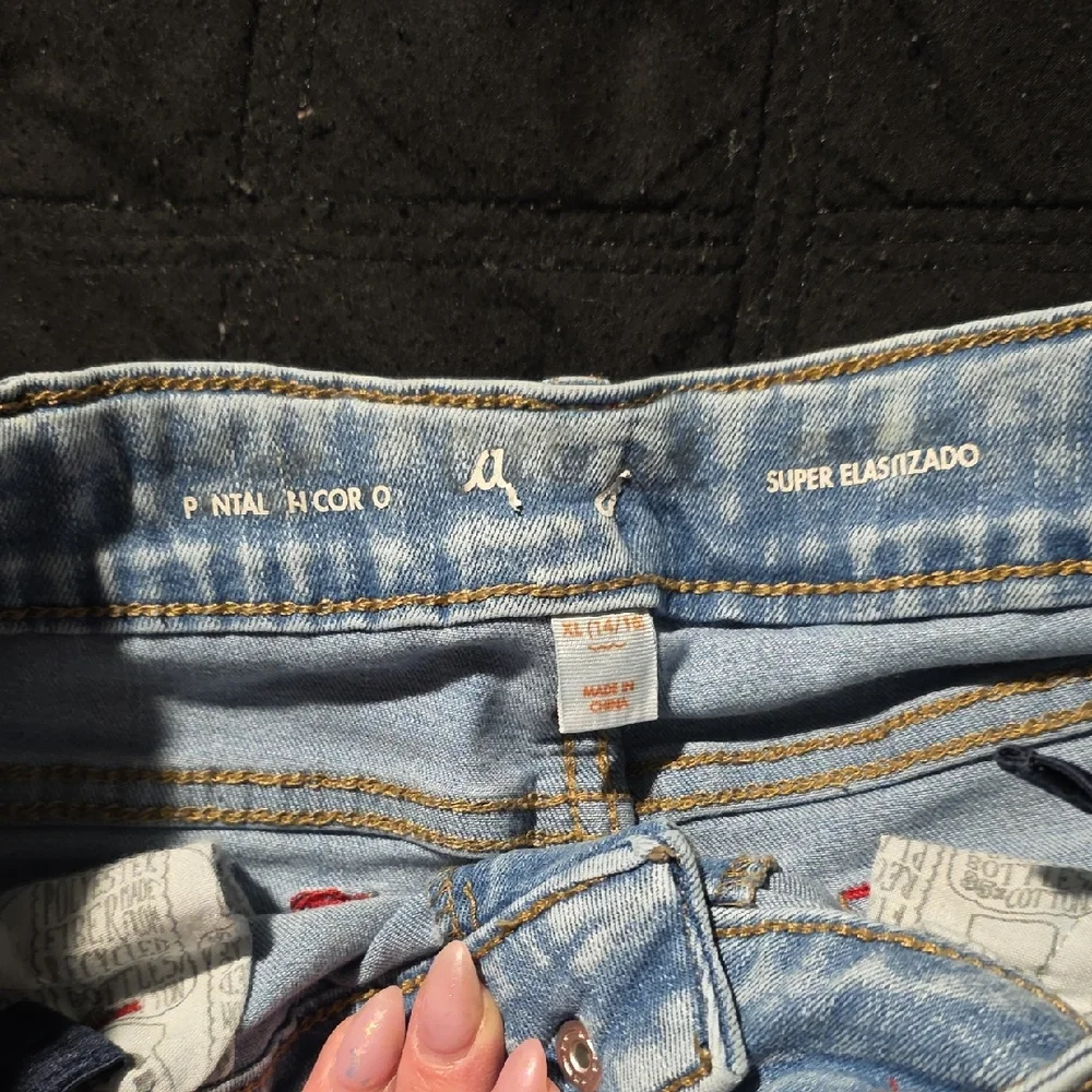 Cat & Jack Light Blue Denim Star Embroidered Shorts - Picture 3 of 6